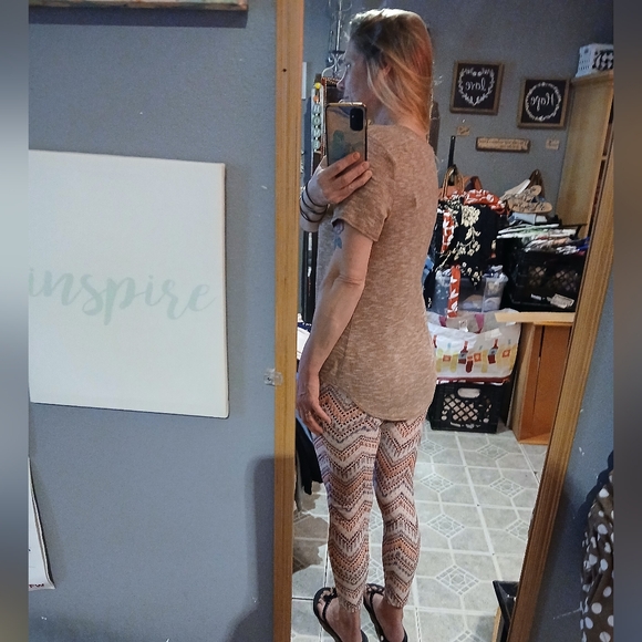 🎈24/7🎈BUY 1 GET 1 FREE ALL LISTINGS🎈Sparkly Flowy Top Sz M - Picture 7 of 16